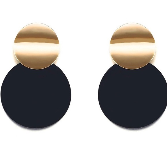 Double Round Earrings - Picture 4 of 4